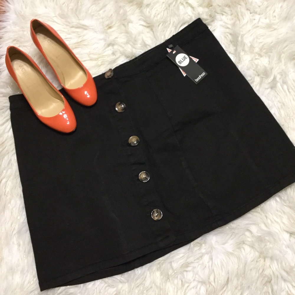 Boohoo Plus Horn Button Denim Skirt